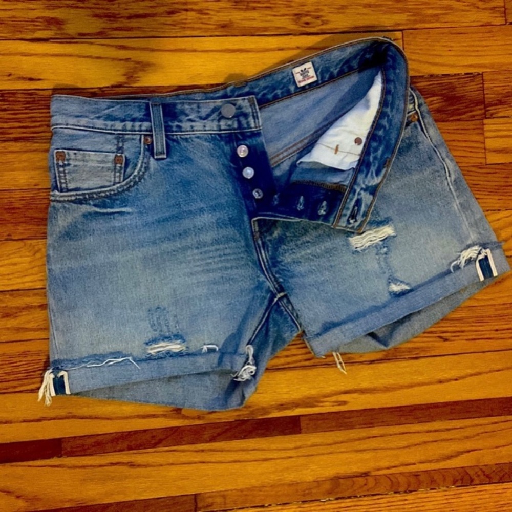 Levi’s shorts